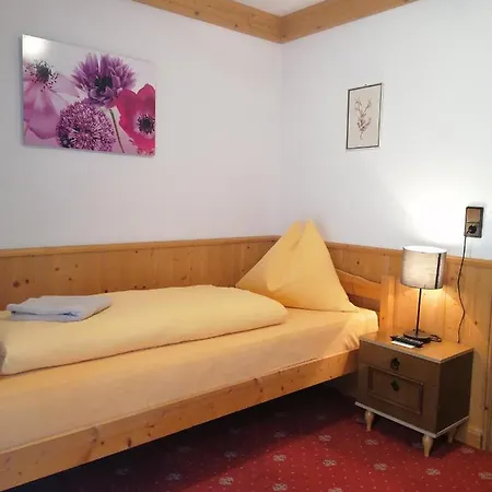 לינה וארוחת בוקר Finkenhof